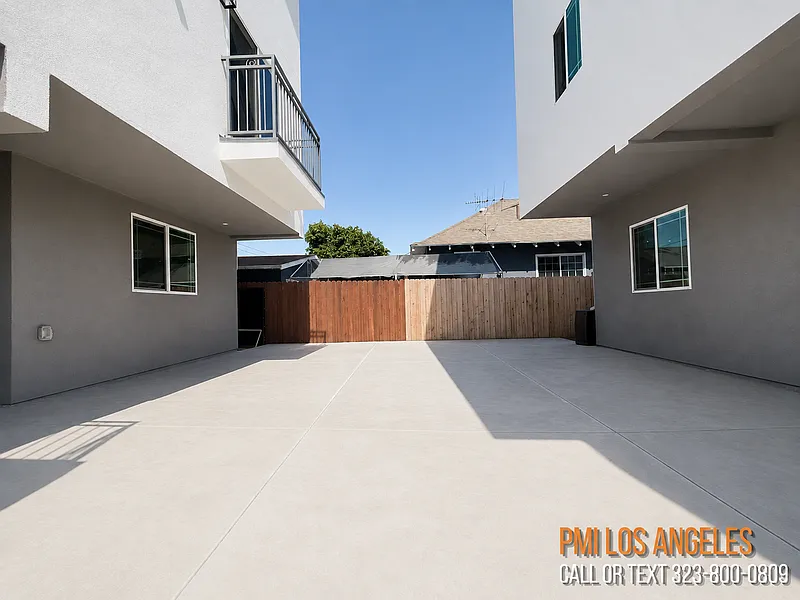 5 bed, 5.0 bath, 1850 sqft, $4,295 — Photo 2