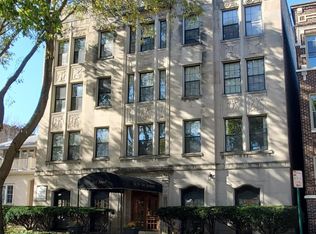 317 S Oak Park Ave #207, Oak Park, IL 60302