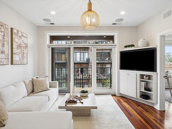 3rd image of 2740 W Armitage Ave APT 302S