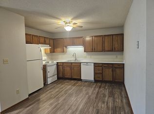 930 Larson Dr, Zumbrota, MN 55992