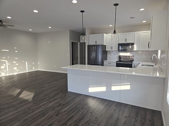 3rd image of 102 3rd St NW #102