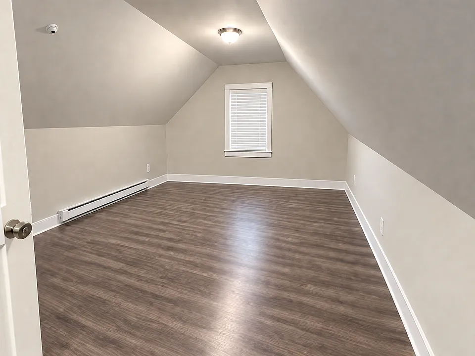 22 1/2 Union Ave #2