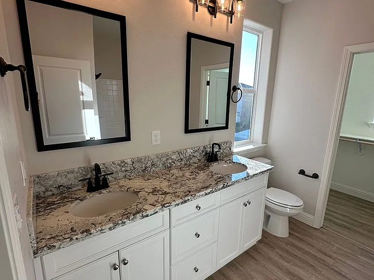 134 N Purdue Ave — Photo 11