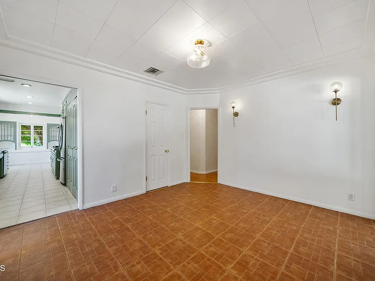 1412 Norton Ave — Photo 16