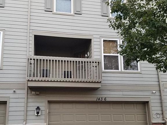 Private / covered balcony