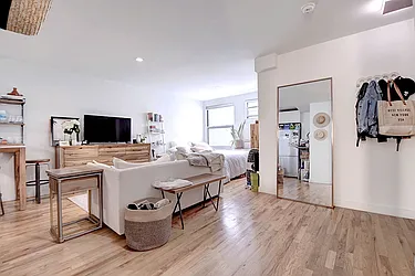 Rented by Urbane Brokerage