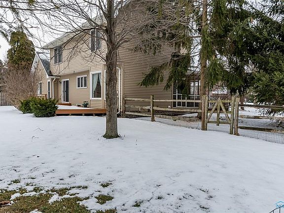 4th image of 690 Ashbury Dr