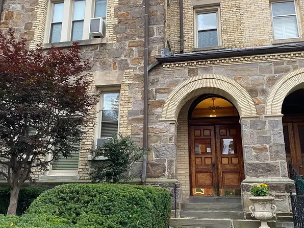 360 Tappan St APT B, Brookline, MA 02445