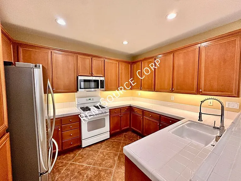 24162 Willowbrooke Ct — Photo 11