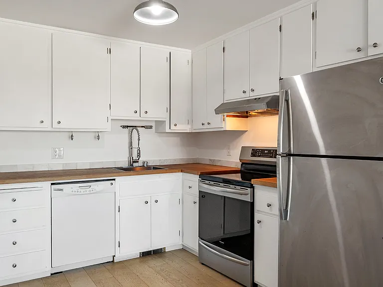 1499 Shotwell St #1499 — Photo 8