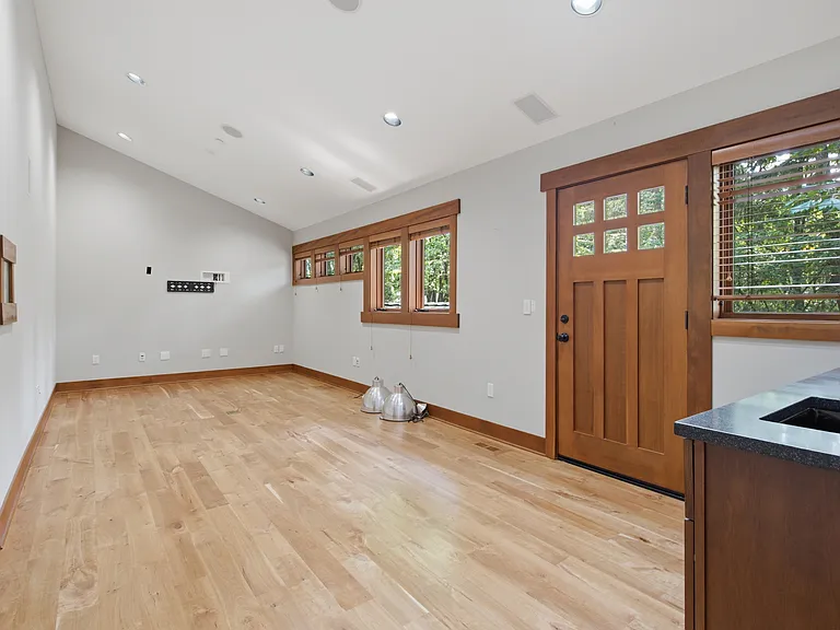 3303 142nd Pl NE — Photo 31