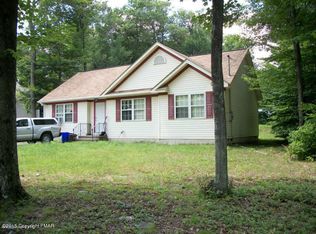 1520 Belgravia Dr, Tobyhanna, PA