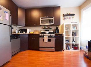 725 Elm St #305, Winnetka, IL 60093