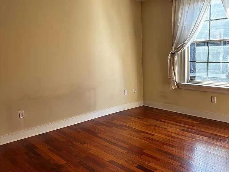 2031 Pine St #302 — Photo 9
