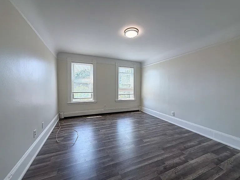 32 Clarendon St #C — Photo 7