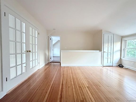 4th image of 1306 Henry Ave #2