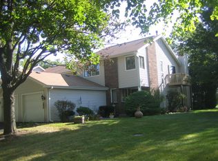 30W319 Oakmont Dr, Naperville, IL 60563