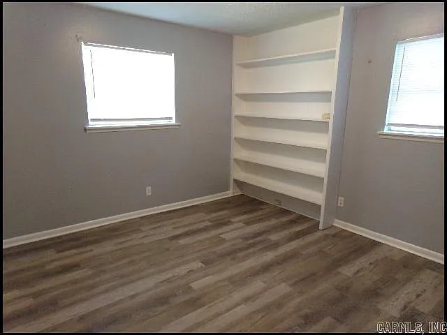 908 Greenlea Dr — Photo 8