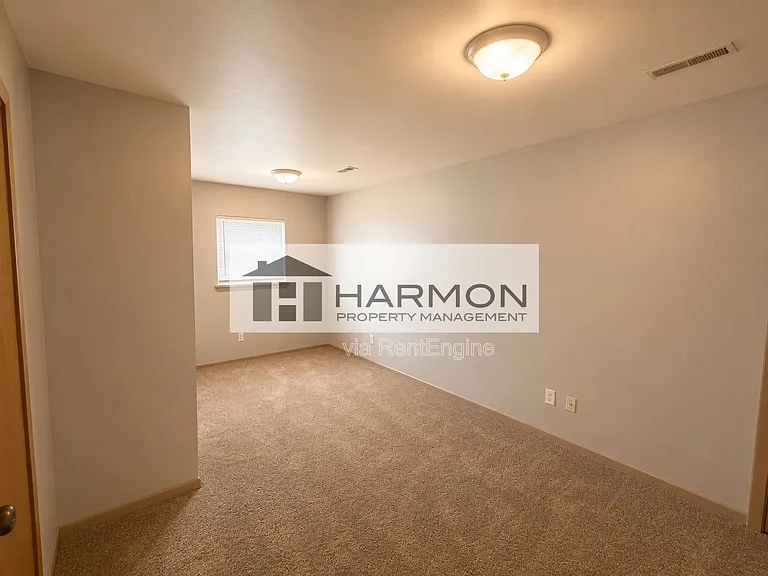 2232 S Greenwood Ave — Photo 7