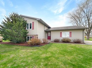 430 W Pearl St, Seymour, WI 54165