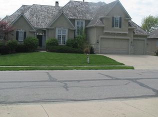 9526 Falcon Ridge Dr, Lenexa, KS 66220