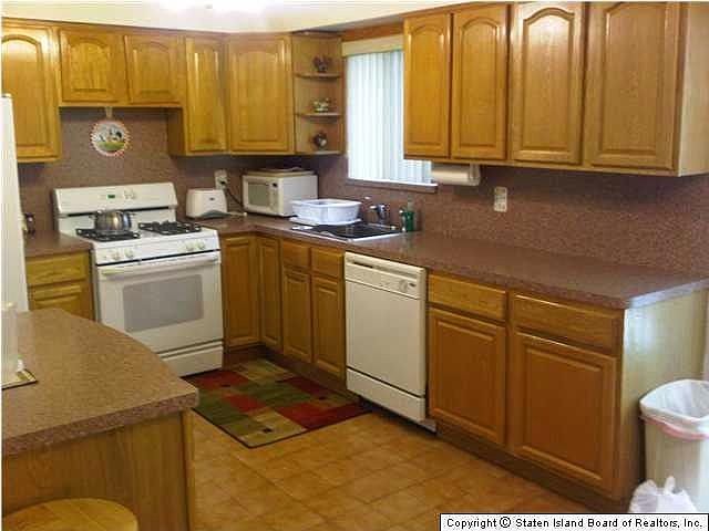 2nd image of 9 Harbor View Ct