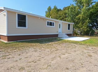 807 Bendon Rd, Interlochen, MI 49643