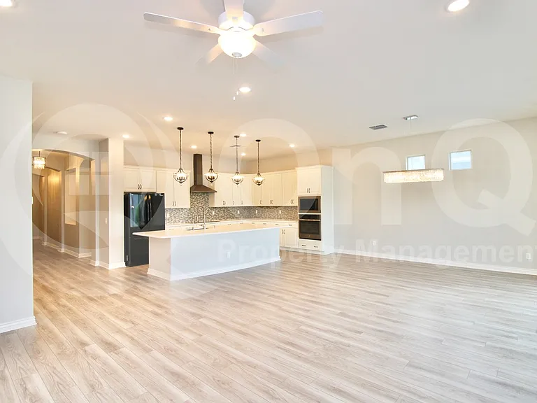 15078 W Roosevelt St — Photo 7