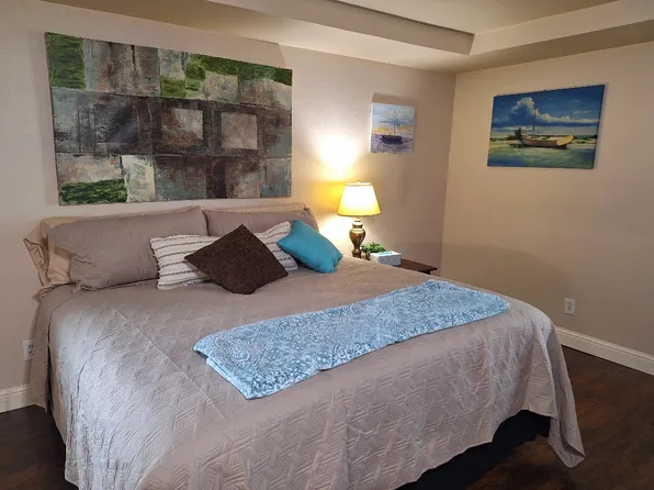 1919 Howard Rd #B, Waxahachie, TX 75165