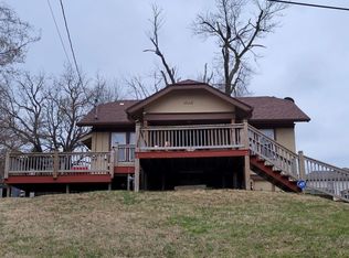1805 Shearer Rd, Kansas City, KS 66106