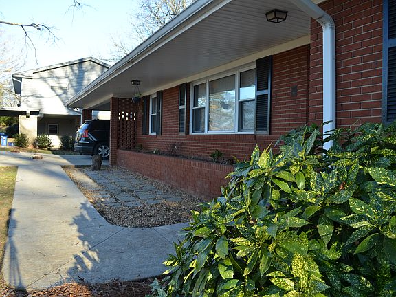 2nd image of 1724 Fairview Dr