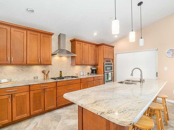 4th image of 3645 Bluefield Ave