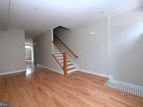 4th image of 2245 E Biddle St