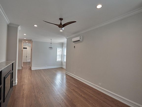 3rd image of 1649 N Richmond St #2