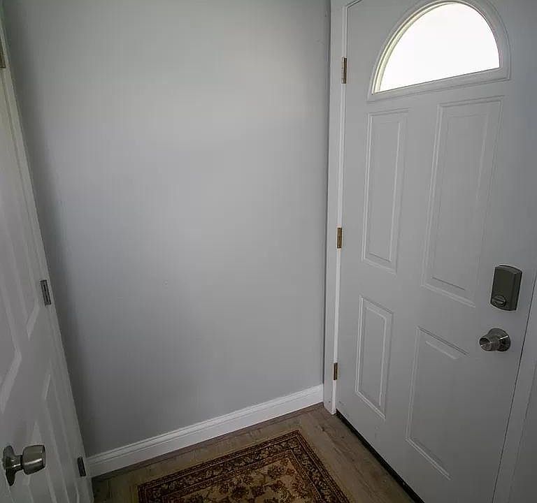 Entryway with closet