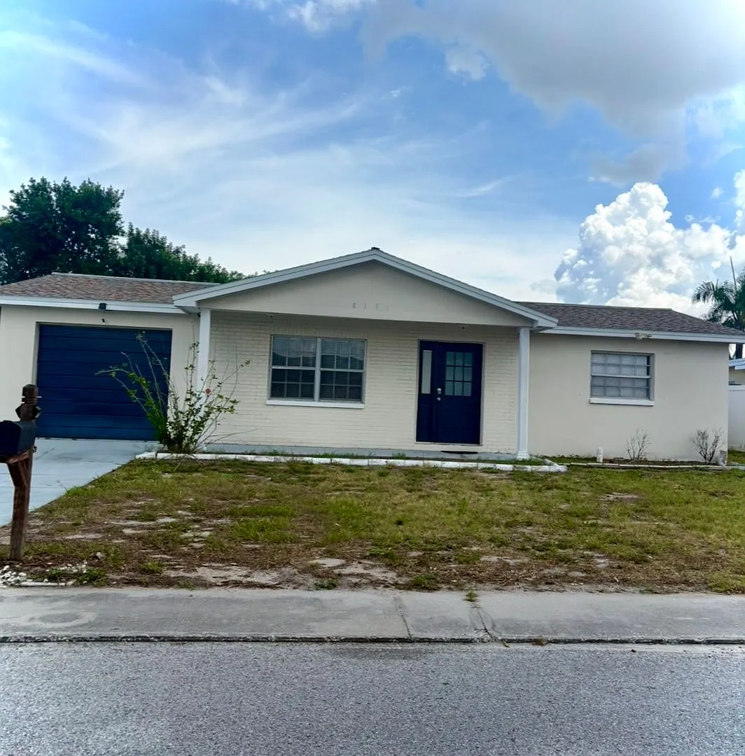 3 Bedroom 1 Bath Single Family Home — Photo 1
