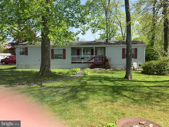 6 Cedar Ter, Quakertown, PA 18951
