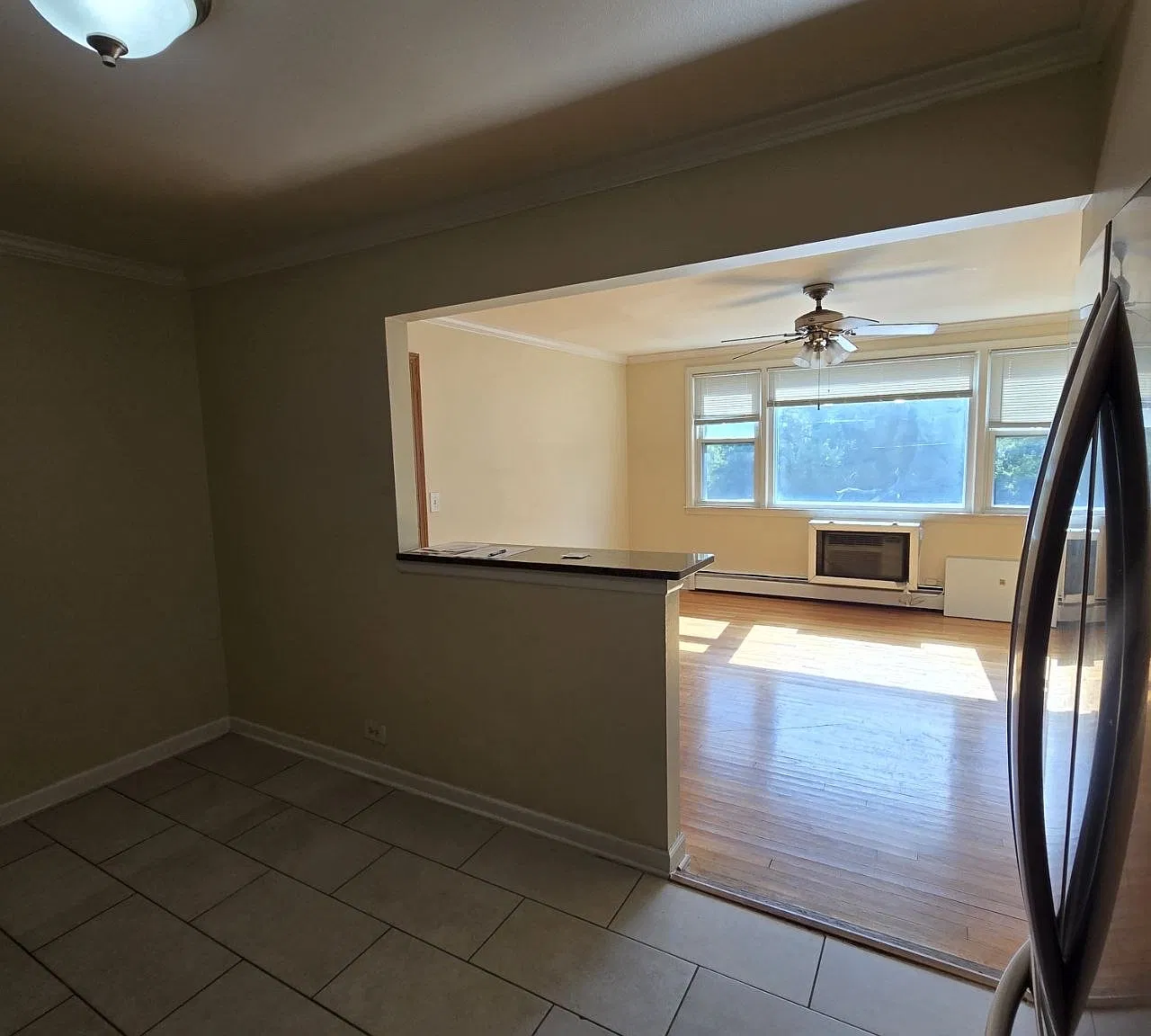 2 bed, 950 sqft, $1,800 — Photo 1