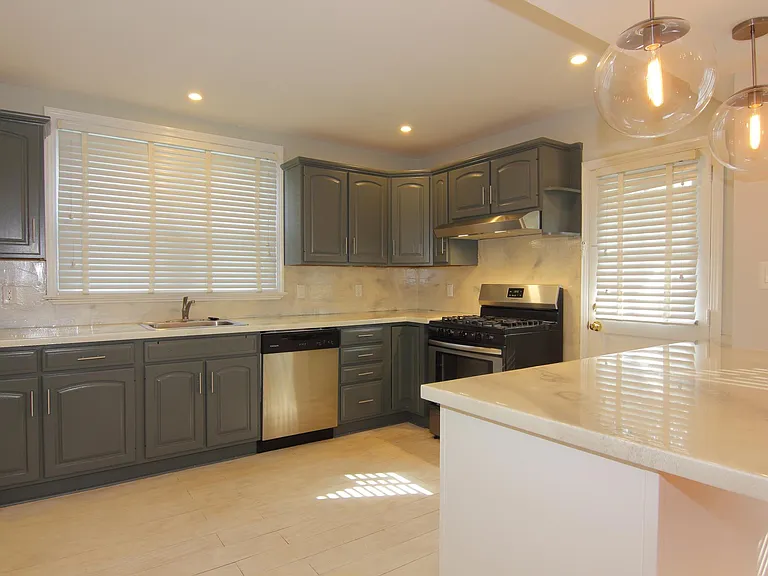 772 Humphreys Rd — Photo 2