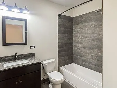 5069 N Winchester Ave #1 — Photo 4