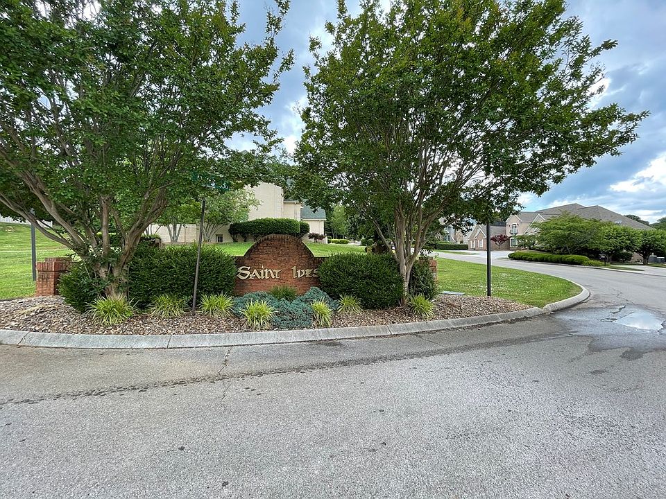2nd image of 1033 Saint Ives Ct