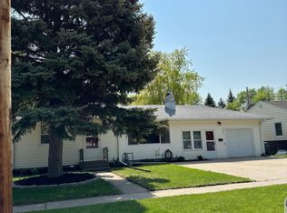 426 17th St S, Moorhead, MN 56560