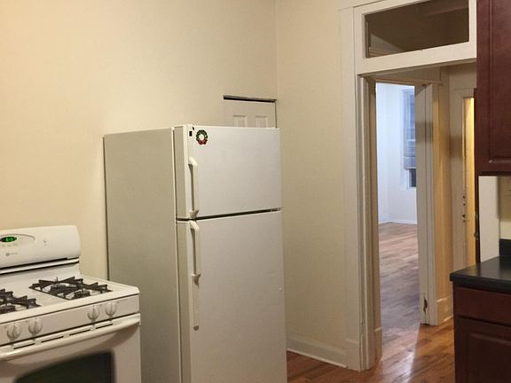 4th image of 2862 W Shakespeare Ave APT 3