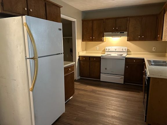 3rd image of 3104 Sierra Ct
