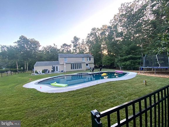 2nd image of 506 Fairview Rd