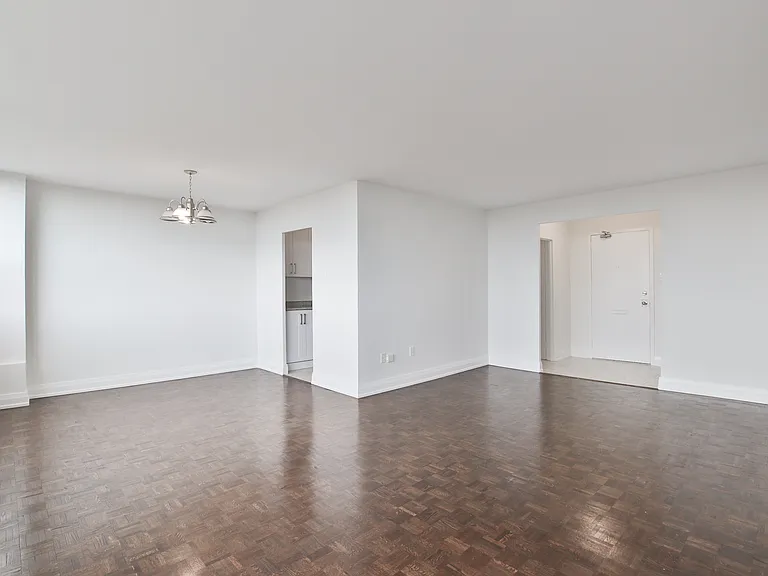 185 Shaughnessy Blvd #1409 — Photo 2