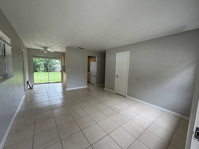 3607 Anna Dr — Photo 2