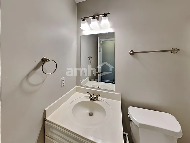 1720 Silverberry Ct — Photo 16