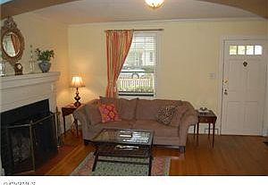 3rd image of 5921 Kensington Ave