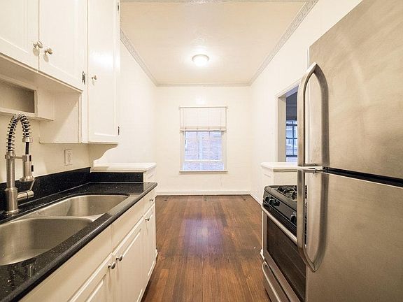 5th image of 808 S Hobart Blvd APT 302
